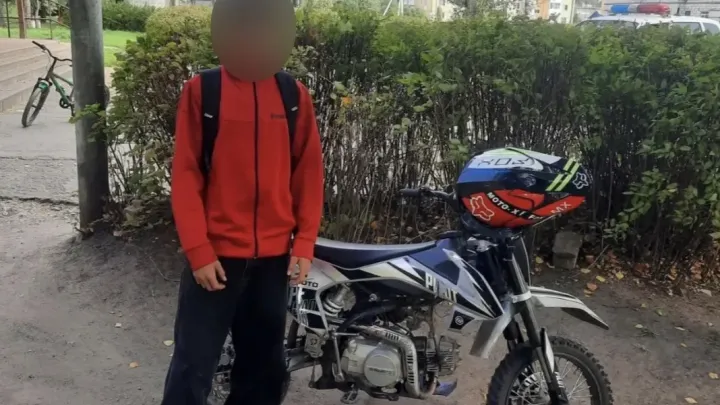 В Рязанском муниципальном округе полиция пресекла поездки подростков на незарегистрированных мотоциклах — Рязань Сейчас