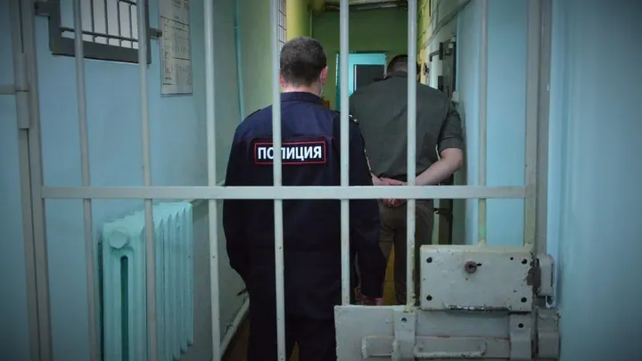 В Рязани полицейские задержали рецидивиста за кражу имущества у посетителя кафе — Рязань Сейчас