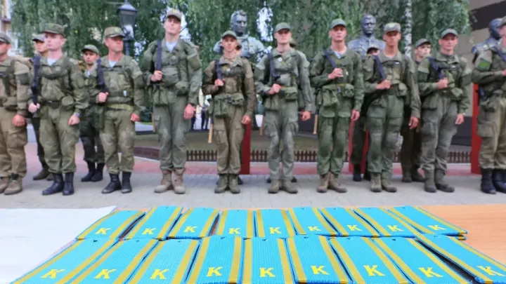 Первокурсникам РГВВДКУ вручили курсантские погоны в Рязани — Рязань Сейчас