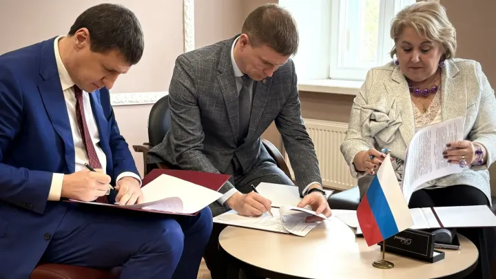 В гимназии №2 открыли ИТ/ИИ-класс и подписали соглашение о подготовке кадров — Рязань Сейчас