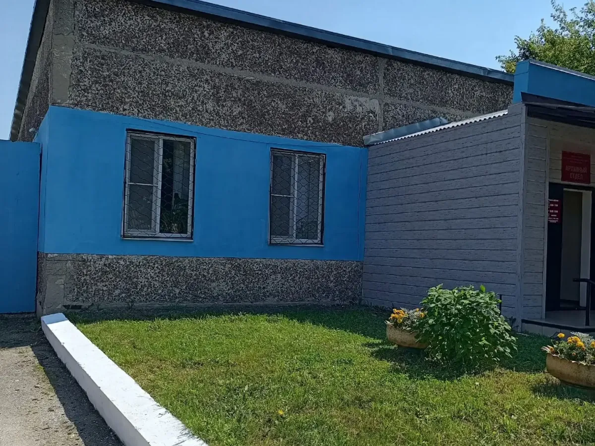 Руководство архивного управления Рязанской области посетило обновленный архив в Милославском округе