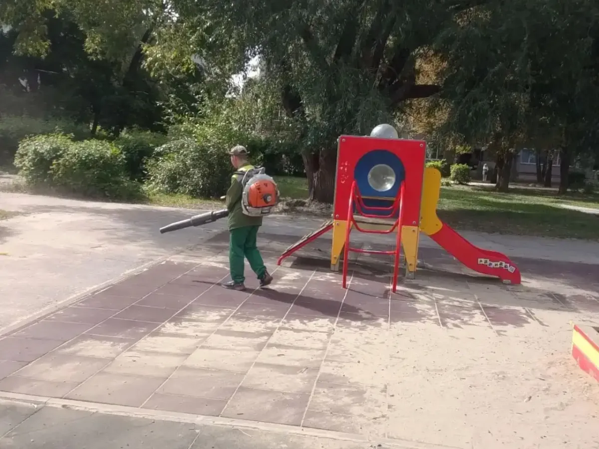В парках и скверах Рязани провели работы по благоустройству