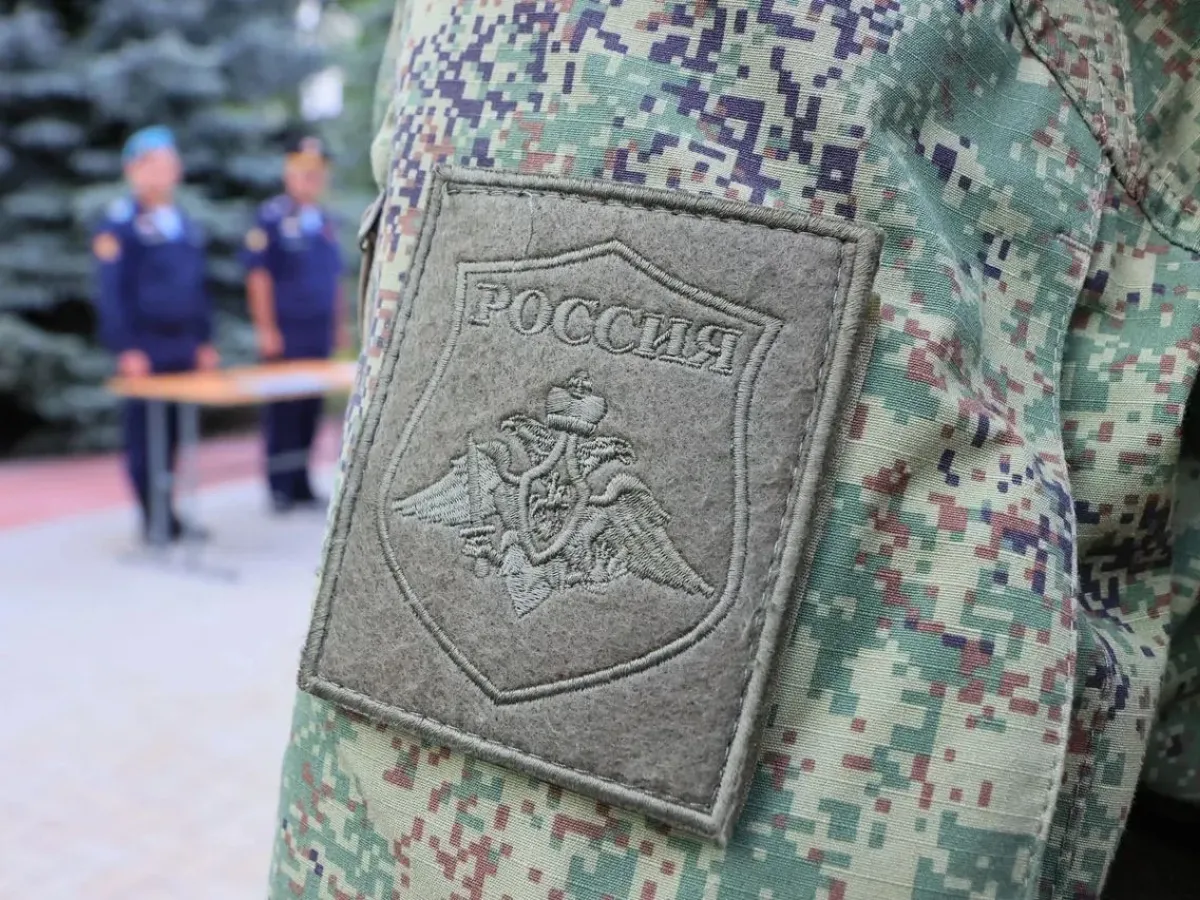 Первокурсникам РГВВДКУ вручили курсантские погоны в Рязани