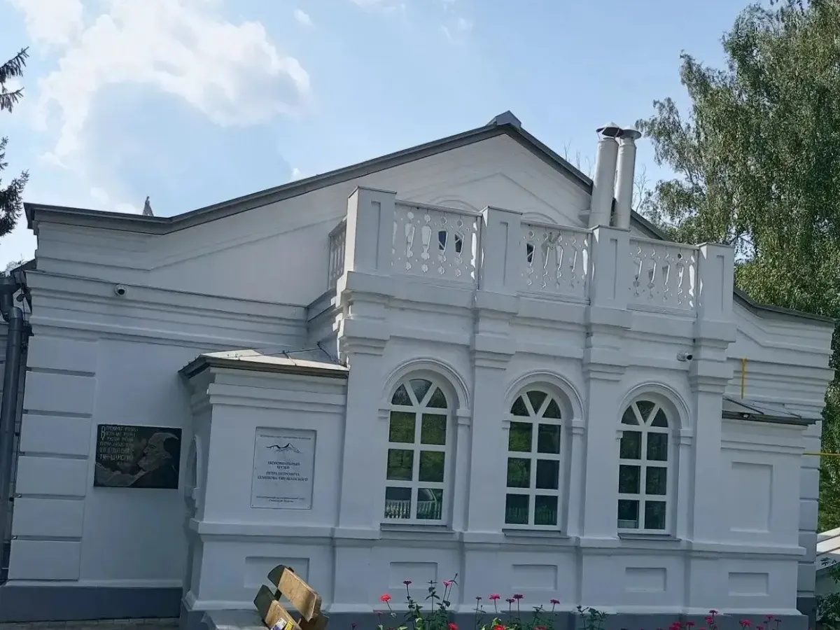 Руководство архивного управления Рязанской области посетило обновленный архив в Милославском округе