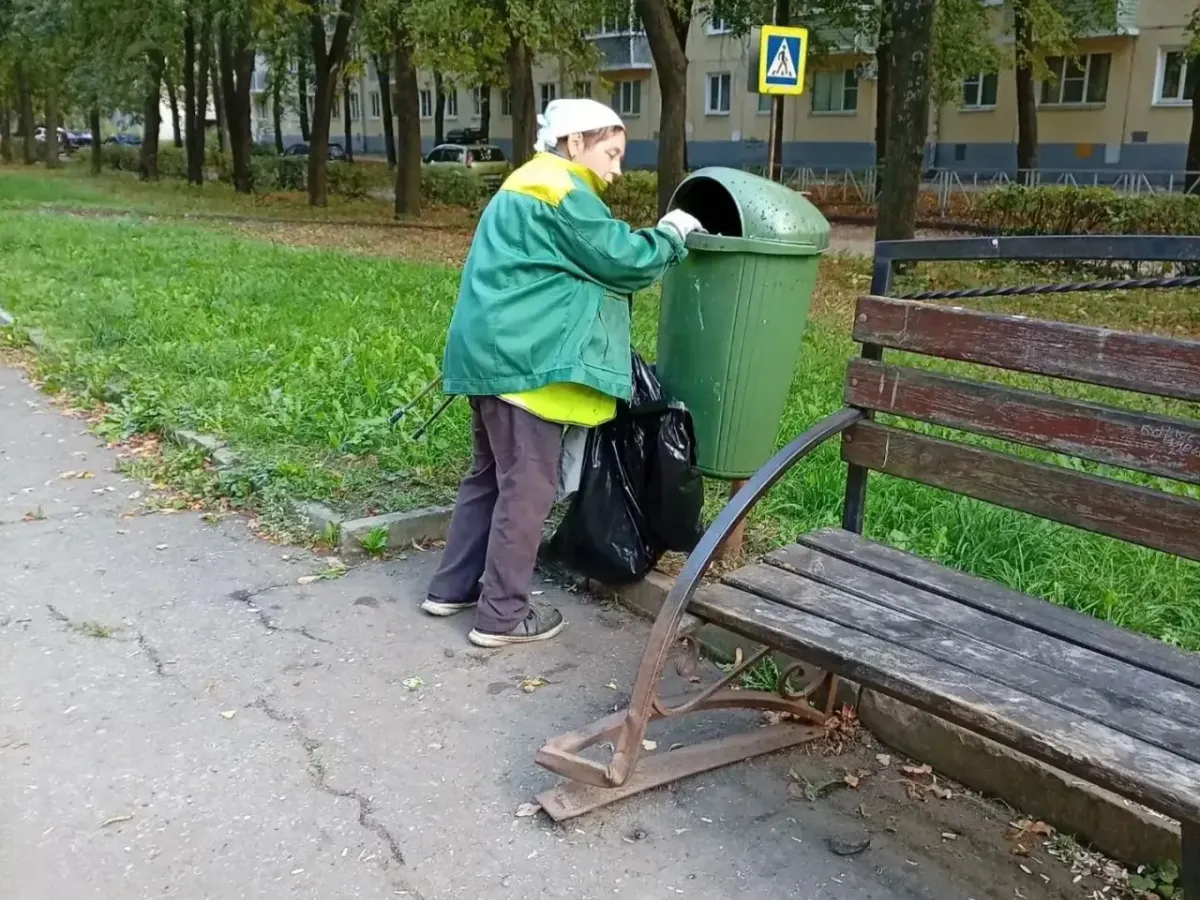 В Рязани 16 сентября провели покос травы и уборку в парках и скверах