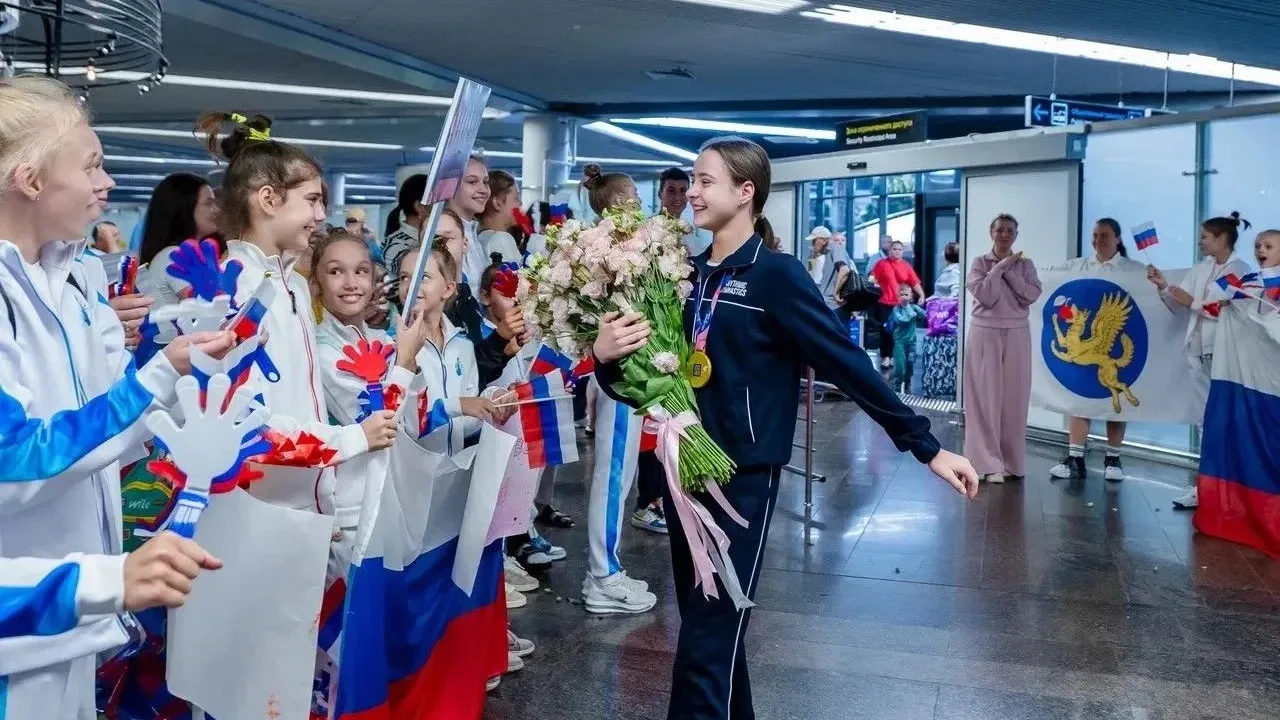 Рязанская гимнастка Дарья Мельник вернулась в Россию после выступления на чемпионате мира — Рязань Сейчас