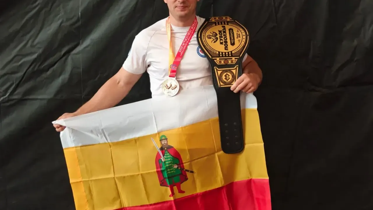 Рязанец Сергей Ермольчик выиграл золото на Всероссийских соревнованиях по армрестлингу — Рязань Сейчас