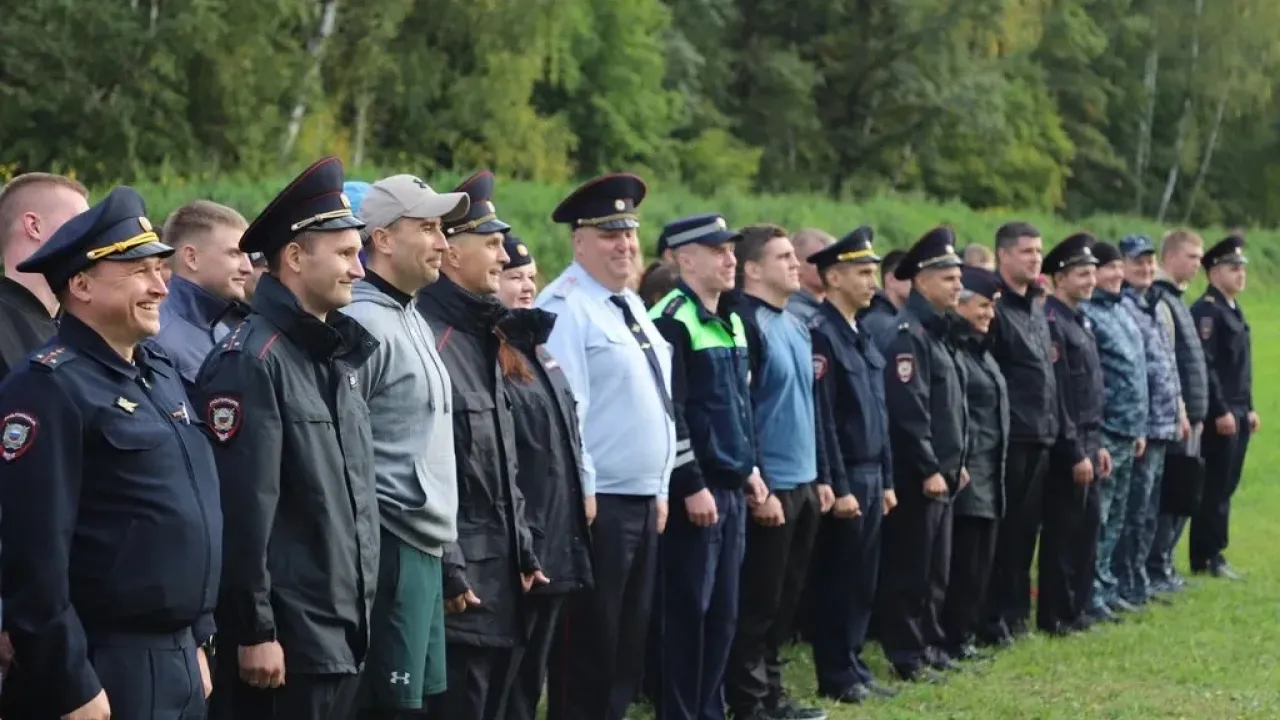 В Рязанской области прошли соревнования полицейских по служебному биатлону — Рязань Сейчас