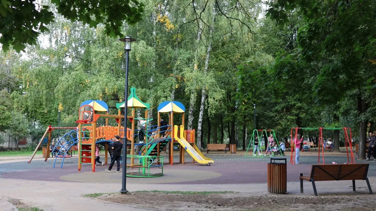 В Рязани завершили благоустройство сквера у Дворца молодёжи — Рязань Сейчас