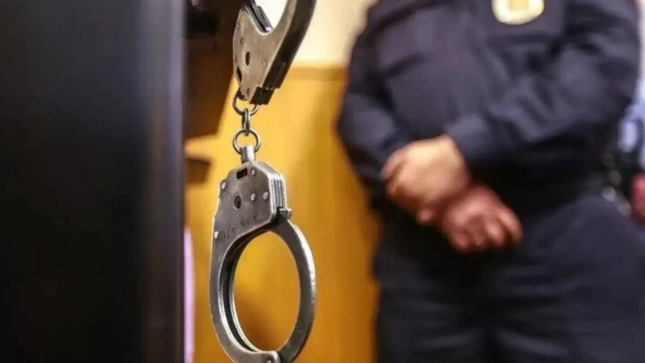 В поселке Лесной полицейские пресекли угрозу убийством металлической трубой — Рязань Сейчас