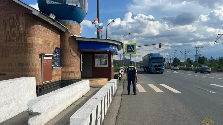 В Тольятти полицейские задержали водителя большегруза с поддельными правами — Самара Сейчас