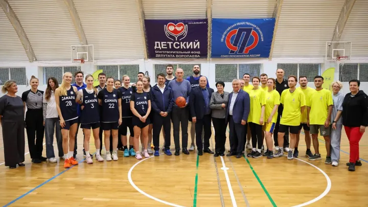 В Самаре прошел баскетбольный матч между БК «Самара» и врачами онкодиспансера — Самара Сейчас