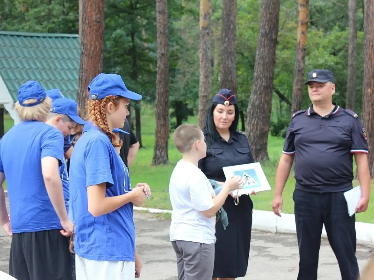 В Новокуйбышевске автоинспекторы напомнили водителям о правилах перевозки детей