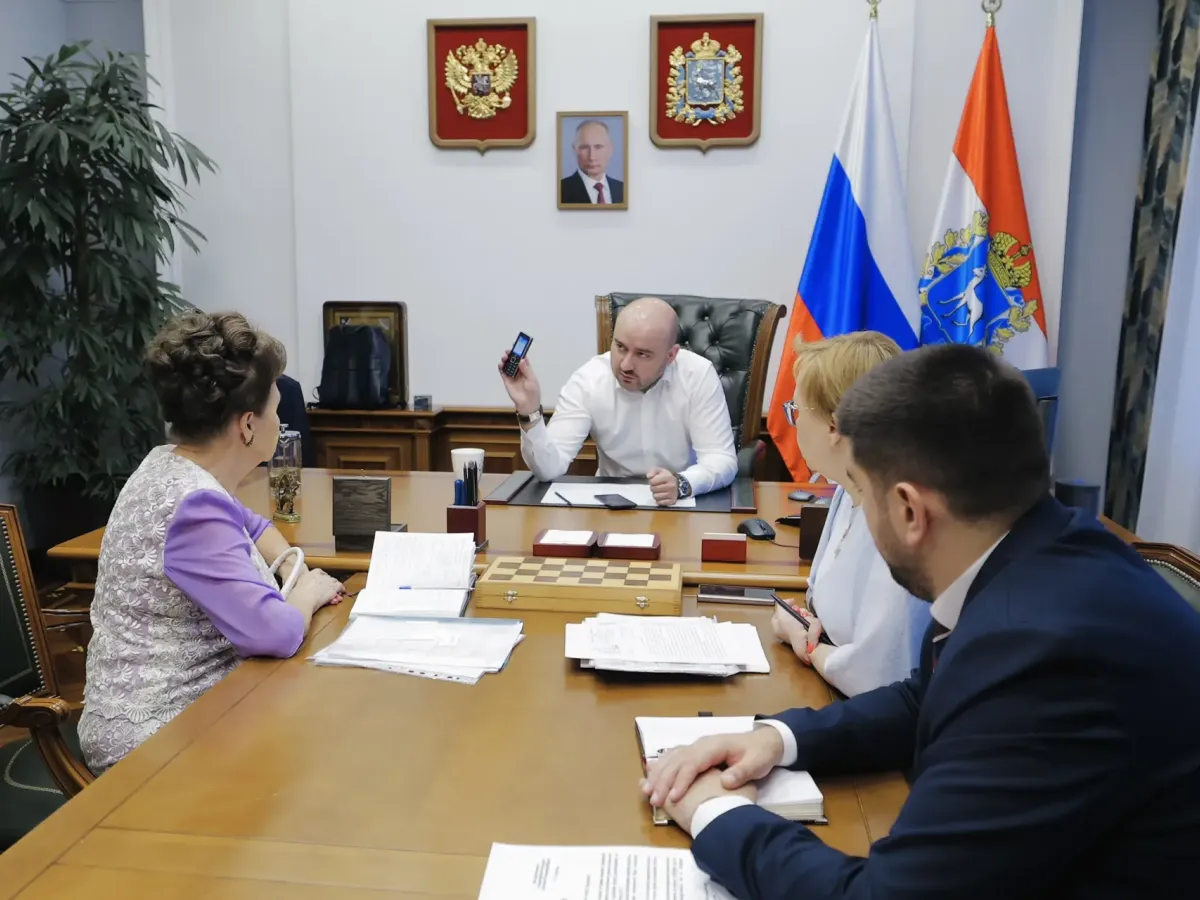 Вячеслав Федорищев провел прием жительницы Самары по вопросам ЖКХ