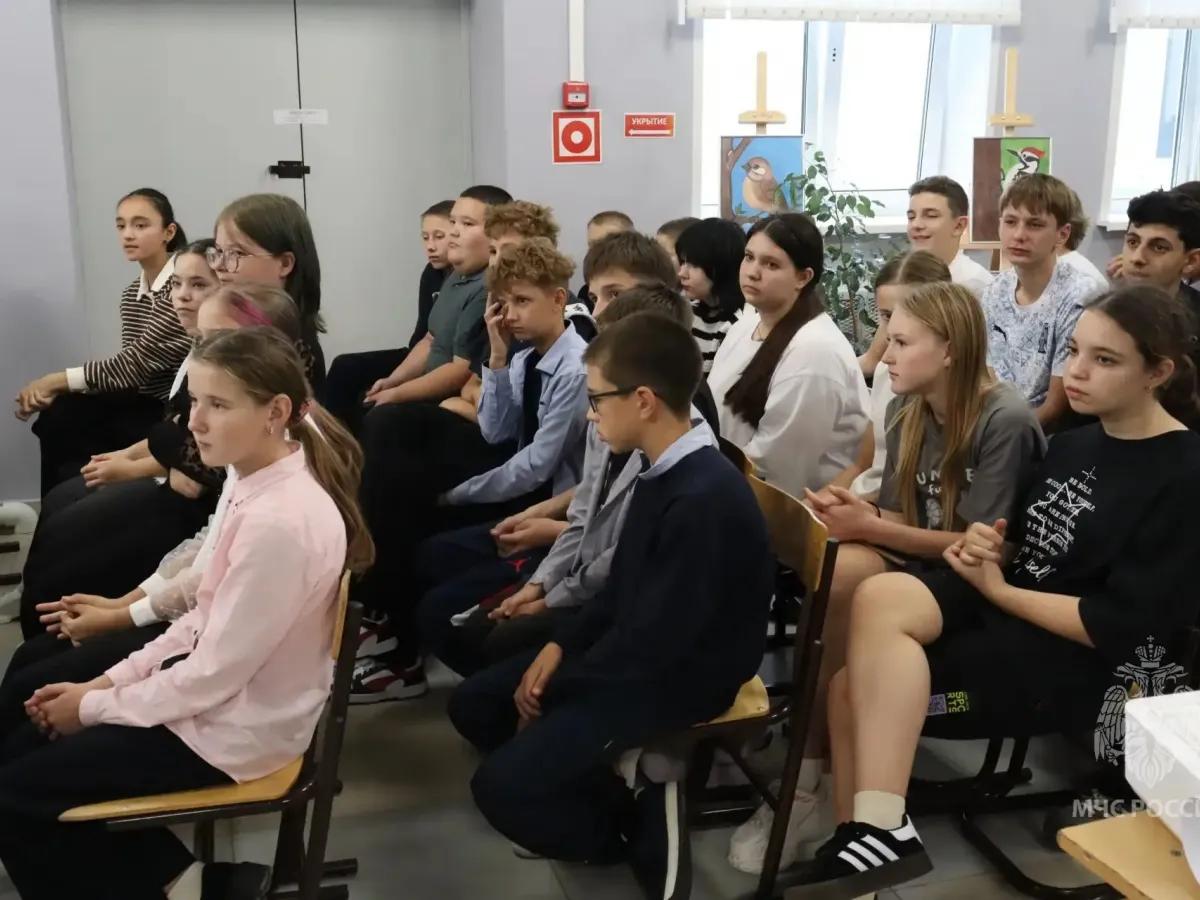 В Кинеле ветераны МЧС провели урок мужества для школьников