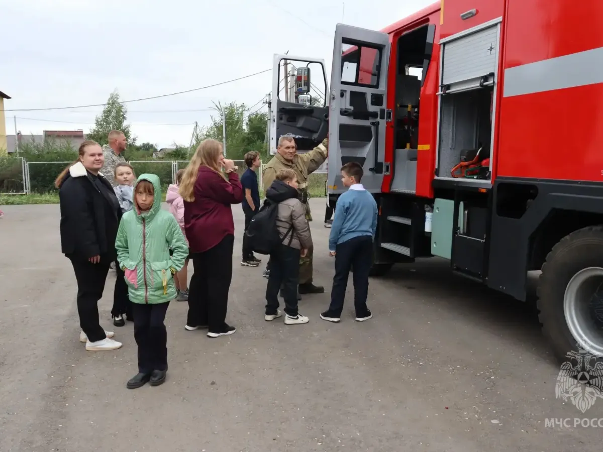 В Кинеле ветераны МЧС провели урок мужества для школьников