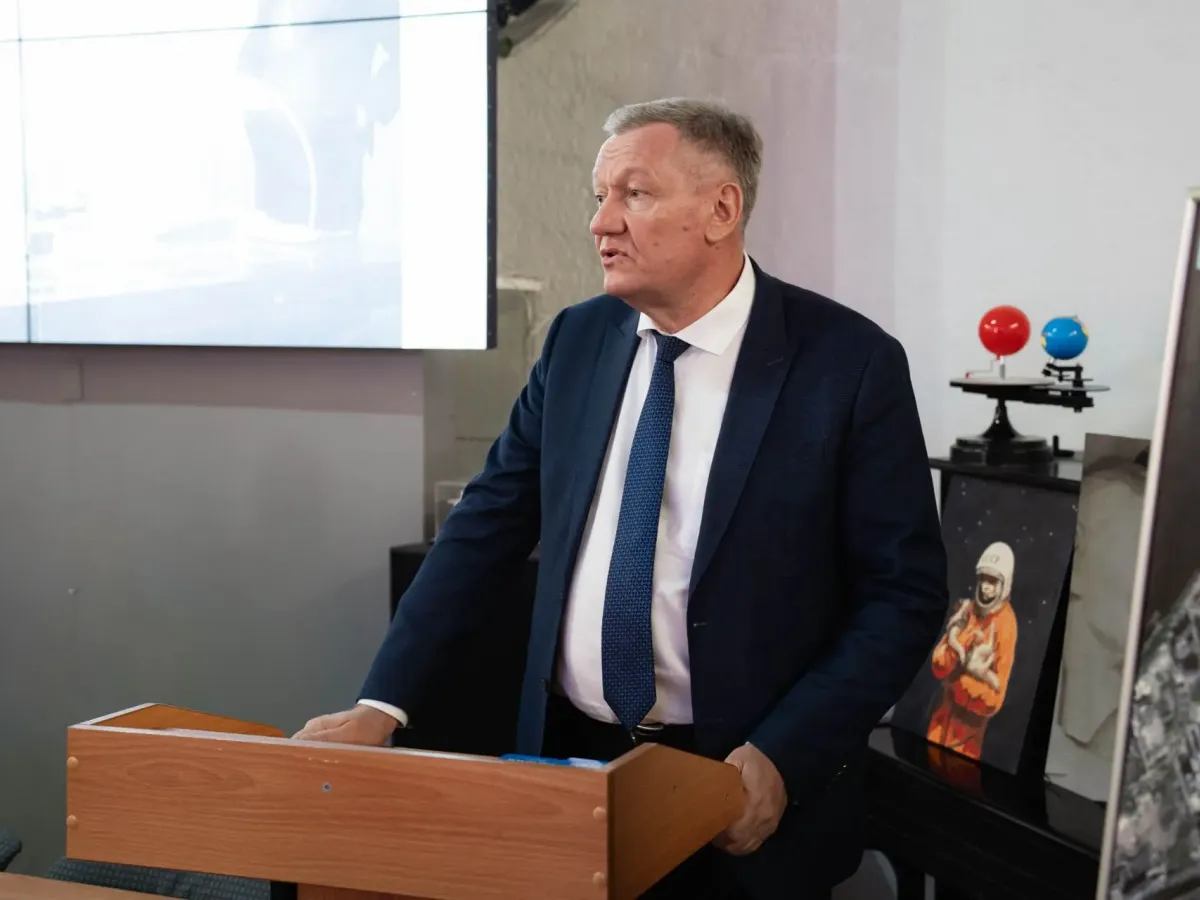 В Самарском университете открылась выставка к столетию Виталия Копылова
