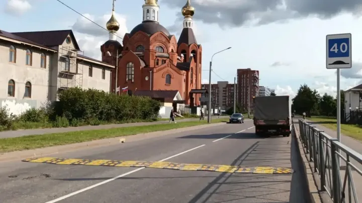 В Красносельском районе установили новые искусственные неровности