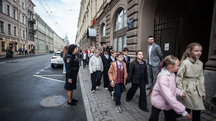 В лицее №211 в Центральном районе Петербурга прошли учебные пожарные учения