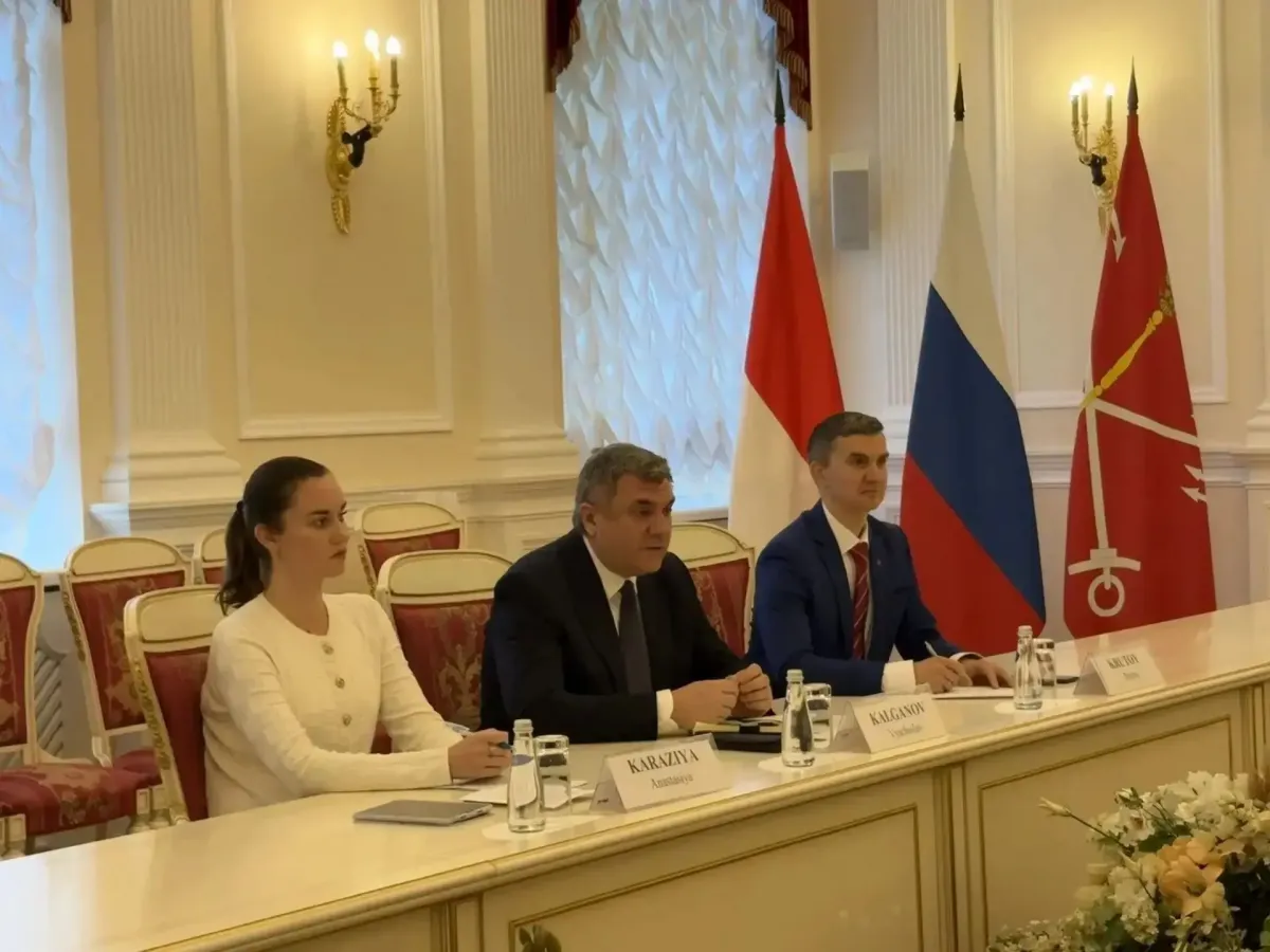 В Смольном музее прошла встреча с индонезийскими гостями