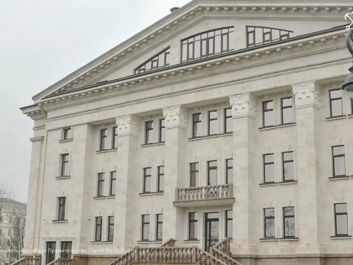 Петербург сообщил о восстановлении 56 объектов в Мариуполе и новых работах до конца года