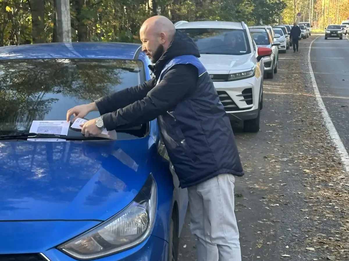 В Песочном обсудили работу автостоянки у онкокластера