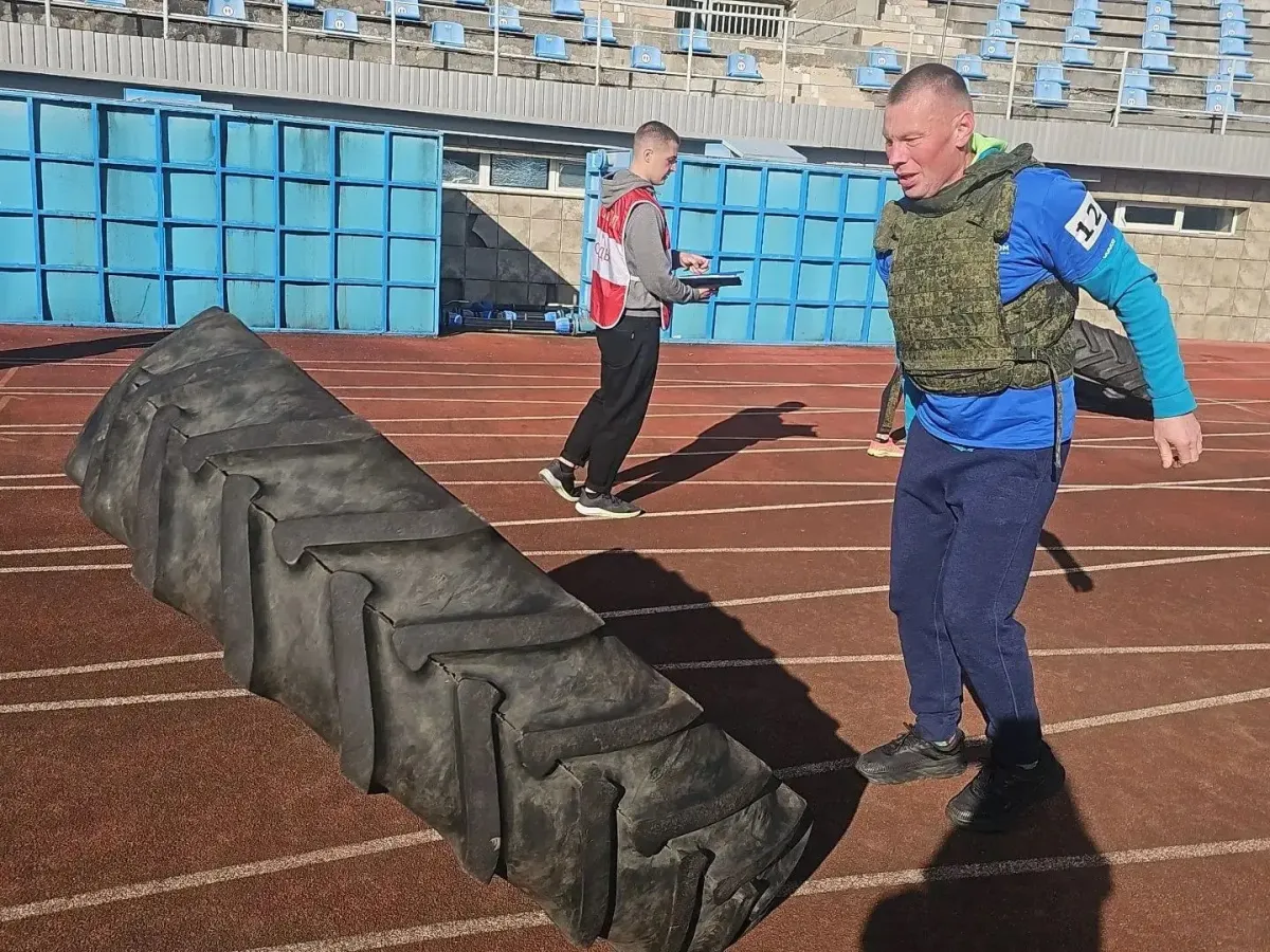 На Петровском стадионе определились участники финала «Эстафеты Героев 2026»