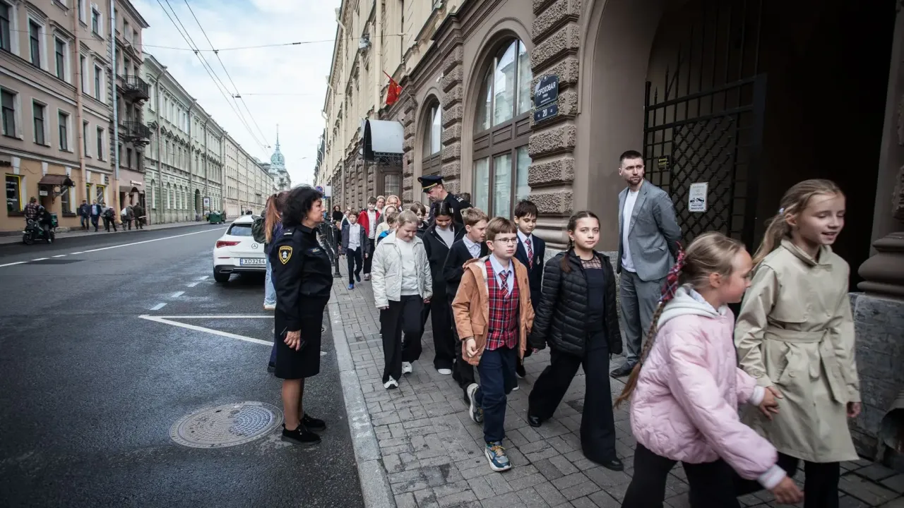 В лицее №211 в Центральном районе Петербурга прошли учебные пожарные учения