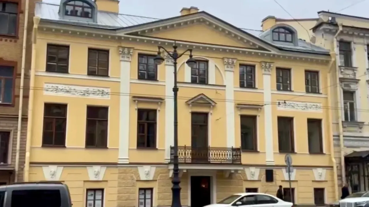 Дом Брюллова на Кадетской линии перевели на льготную аренду по программе «Рубль за метр»