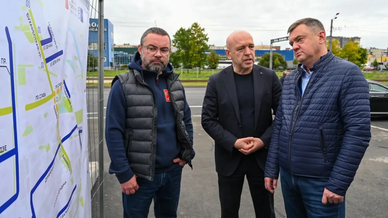 На Бухарестской улице открыли новый участок веломаршрута