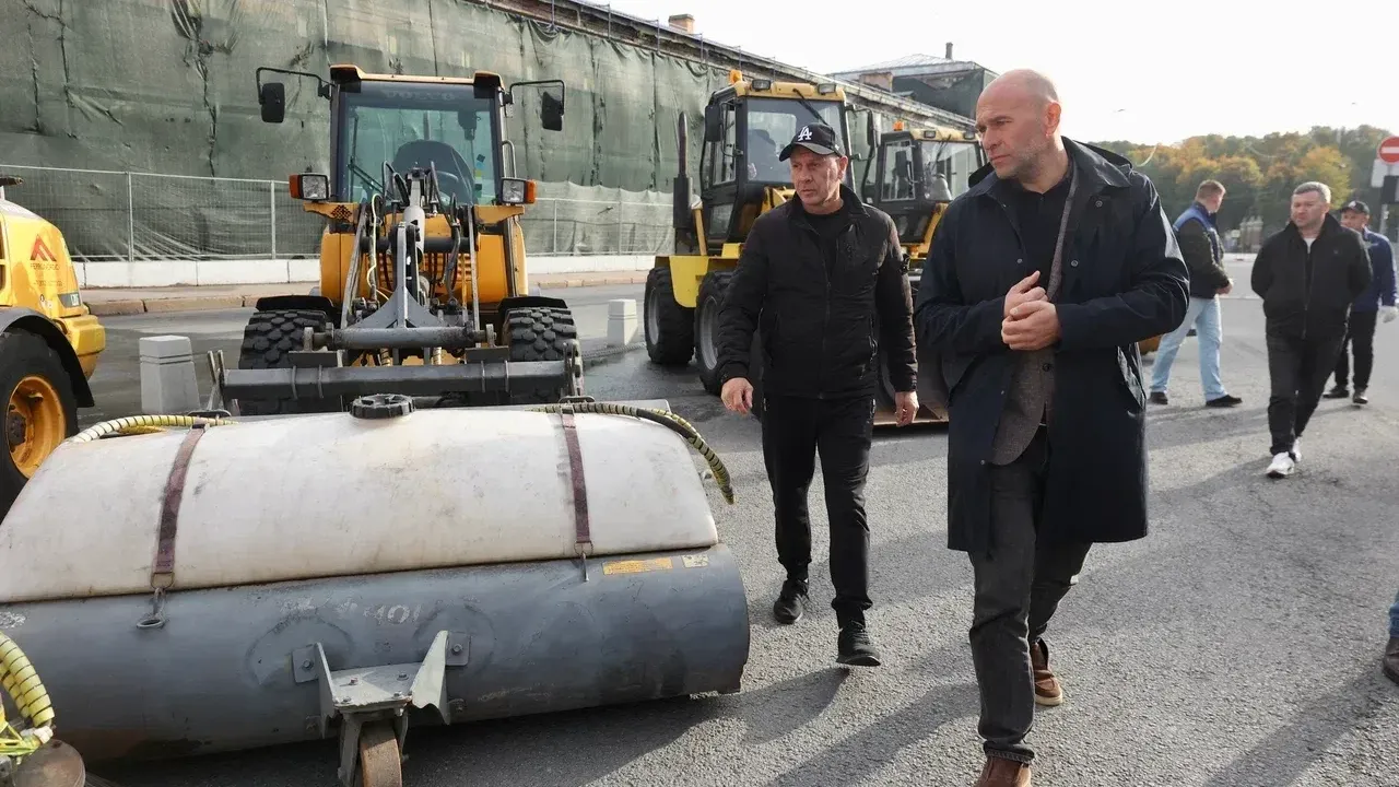 Петербургские автостоянки готовят к зиме: обновили технику и расширили ночную уборку — Санкт-Петербург Сейчас