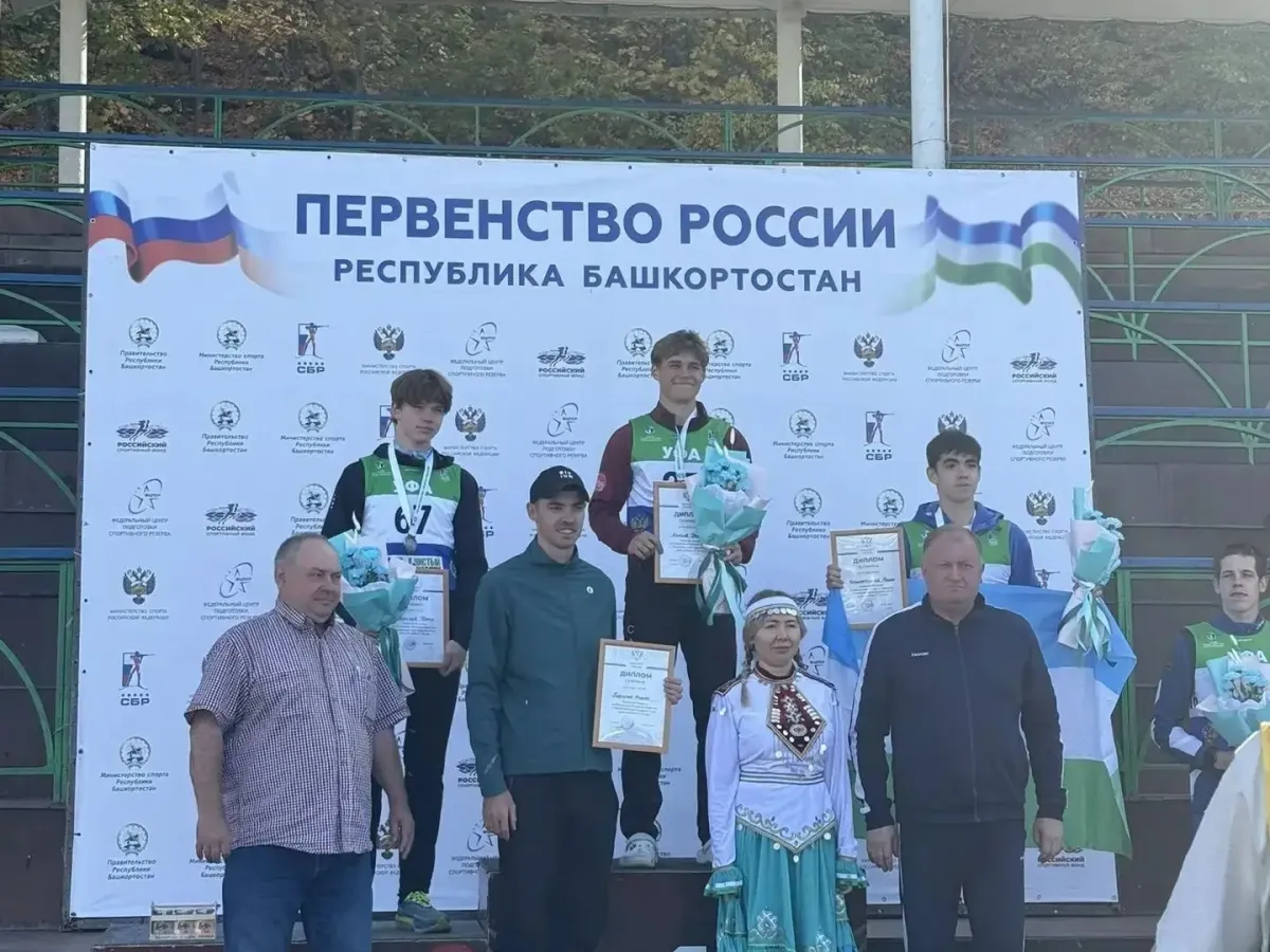 Денис Князев выиграл золото Первенства России по биатлону в кросс-спринте
