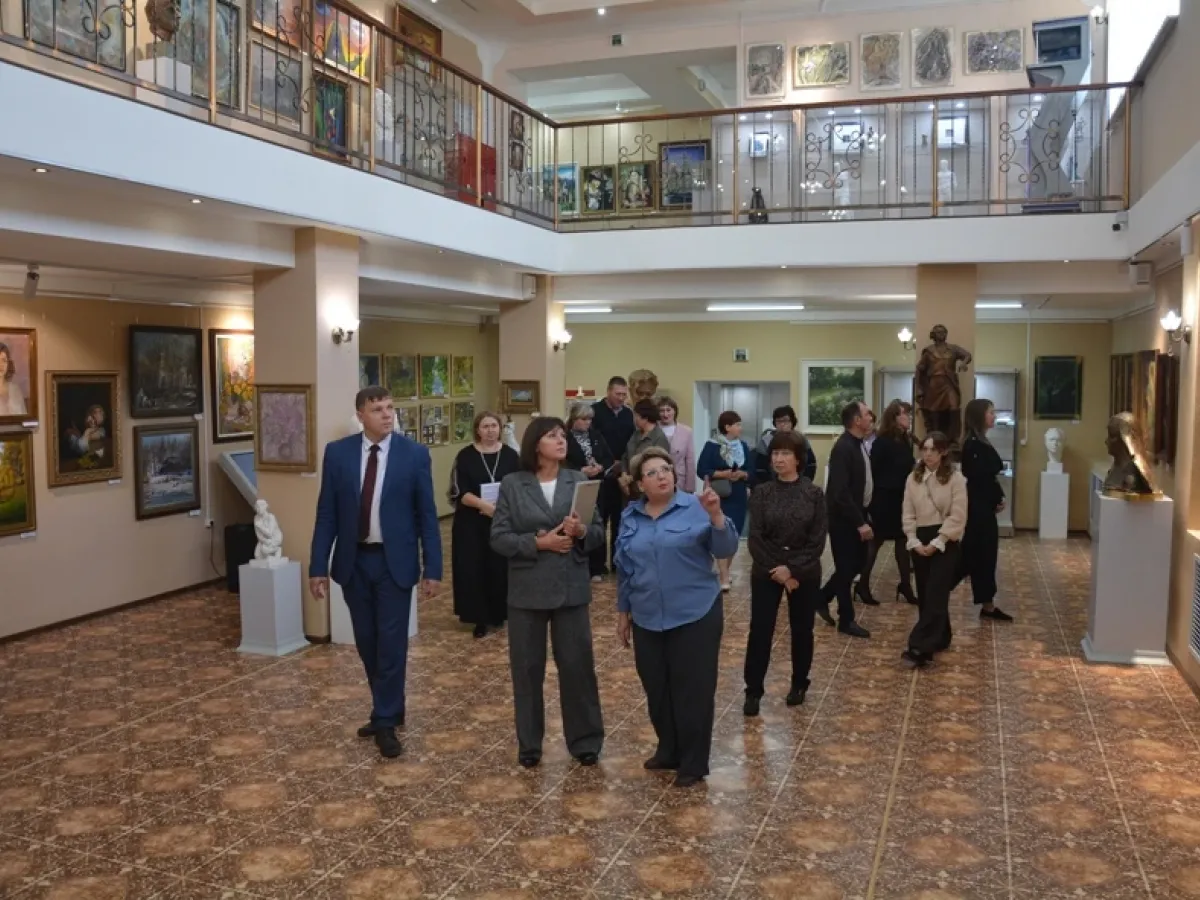 В Базарном Карабулаке после реконструкции открылся обновлённый художественный зал музея