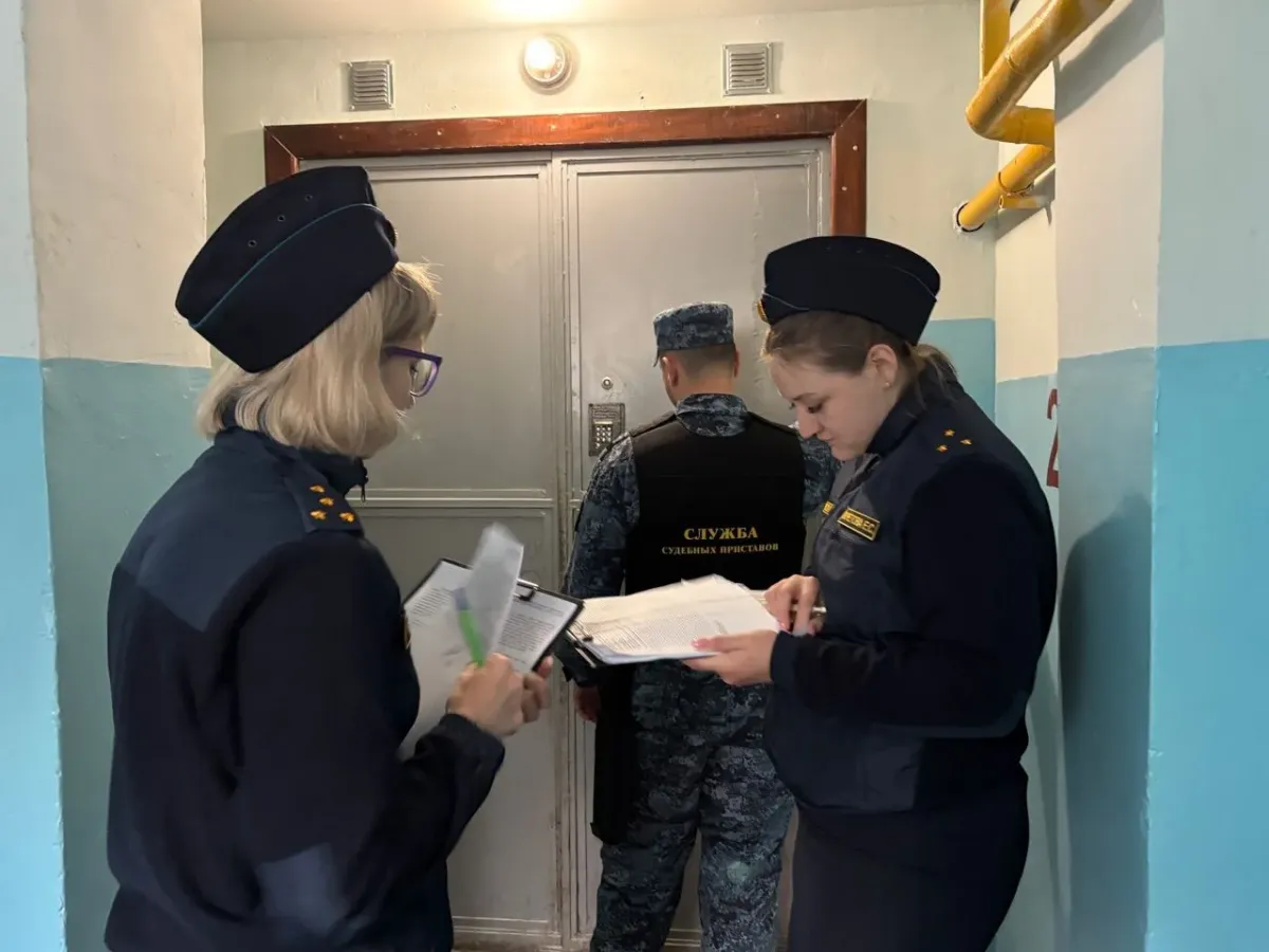 В Заводском районе Саратова приставы арестовали машины должников за тепло