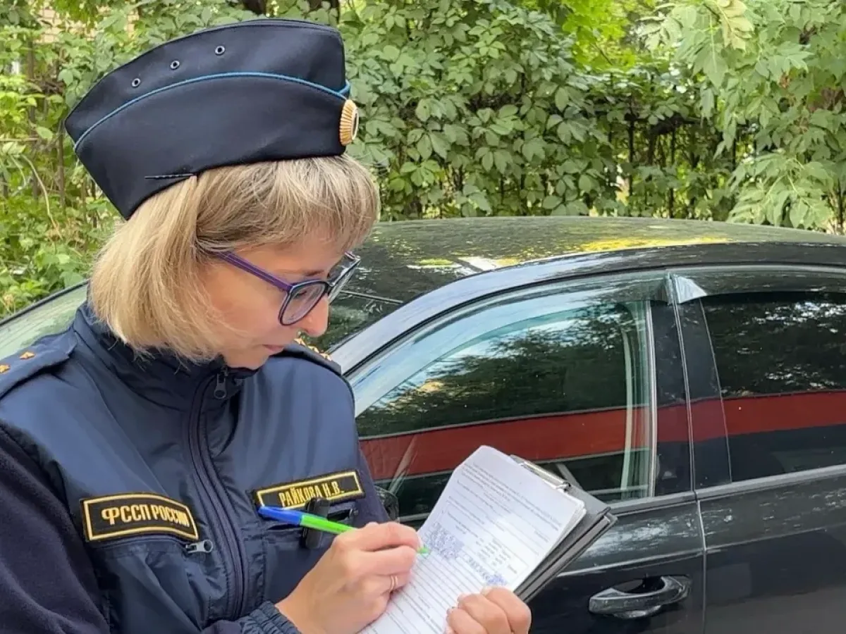 В Заводском районе Саратова приставы арестовали машины должников за тепло