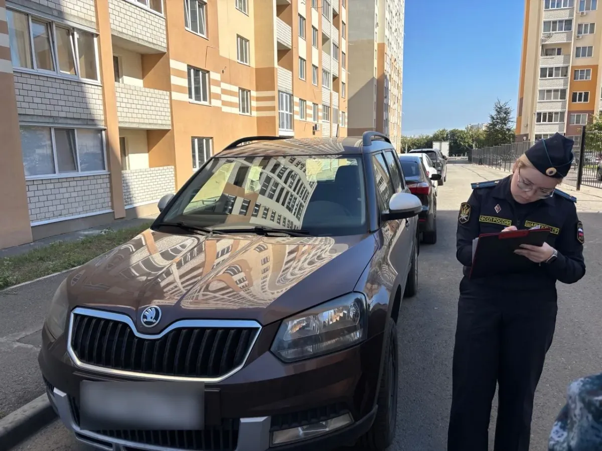 В Заводском районе Саратова приставы арестовали машины должников за тепло