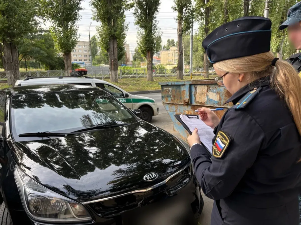 В Заводском районе Саратова приставы арестовали машины должников за тепло