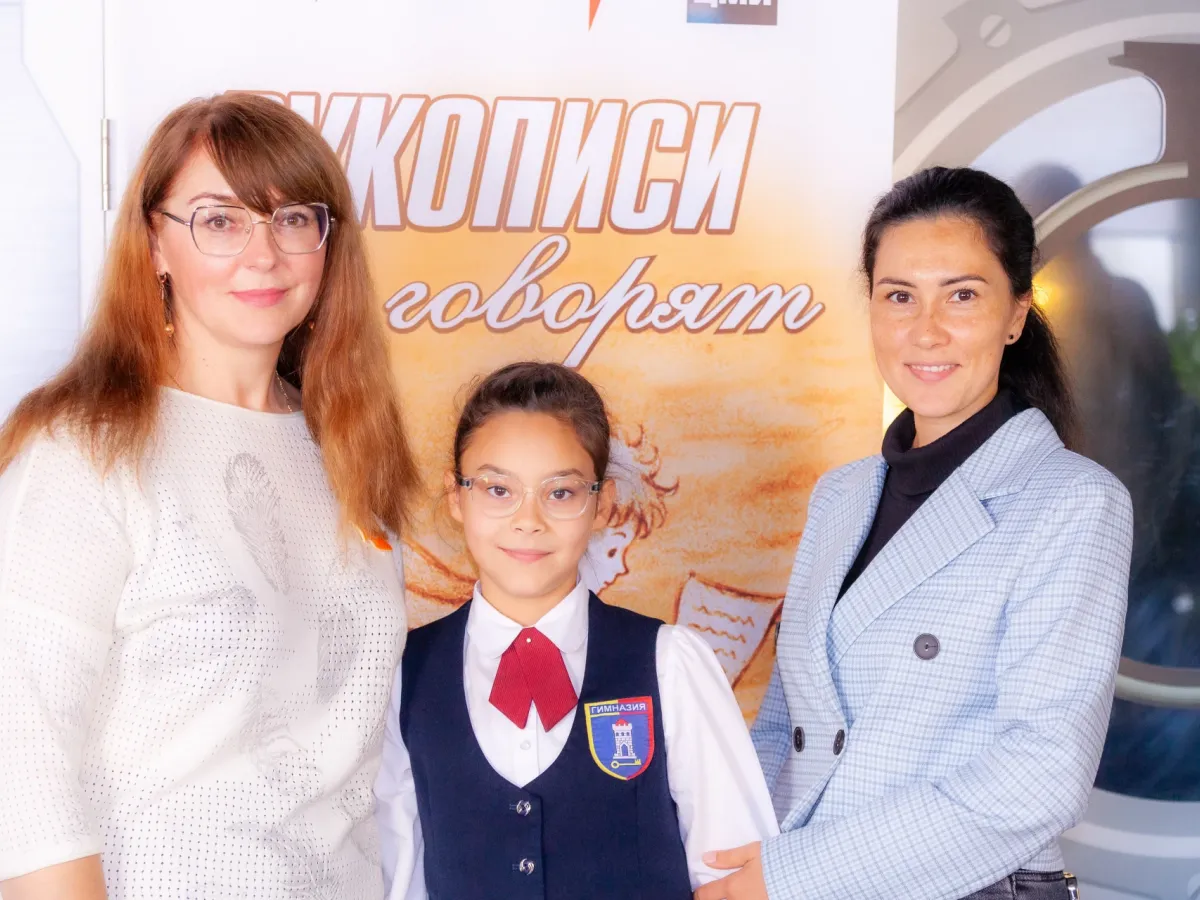 В Саратове прошёл фестиваль «Рукописи говорят!» для 30 юных чтецов