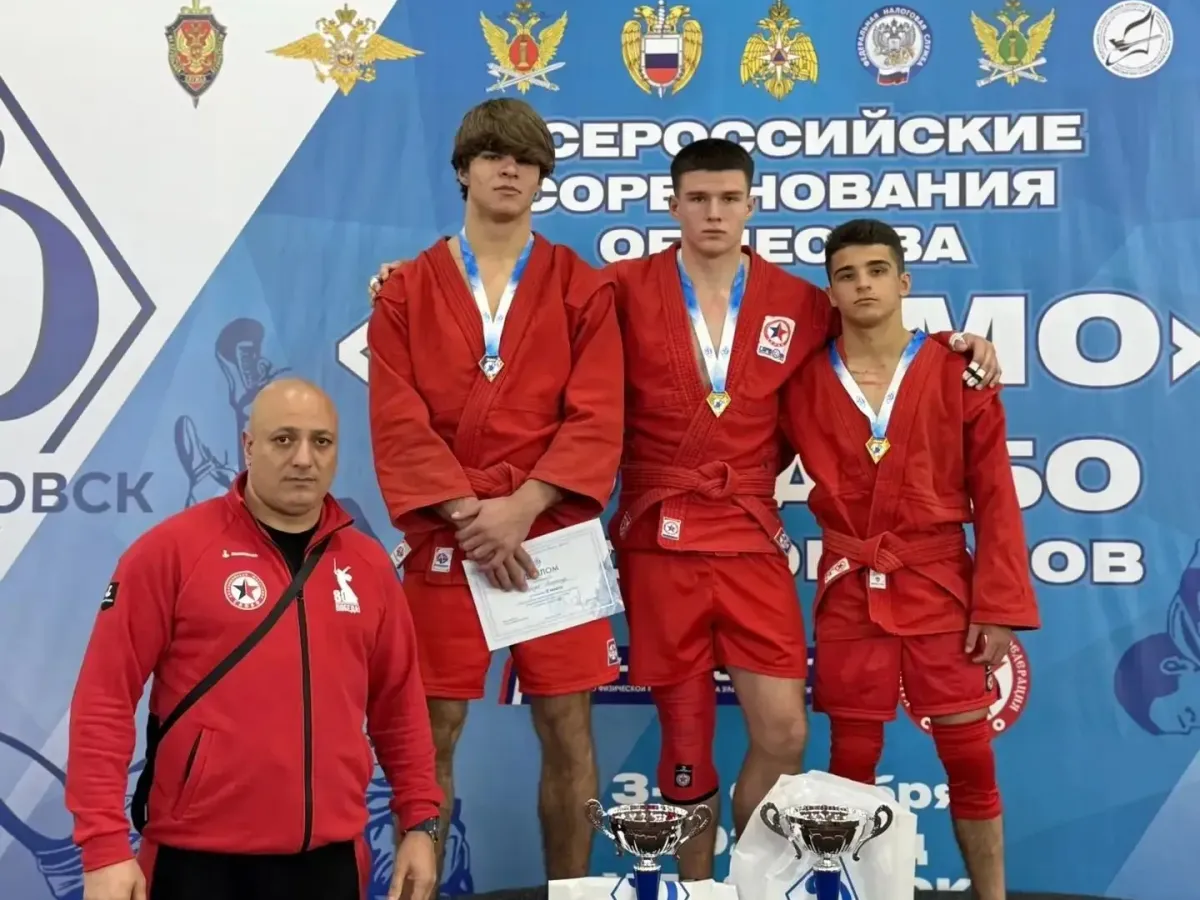 Саратовские самбисты завоевали пять медалей всероссийских соревнований