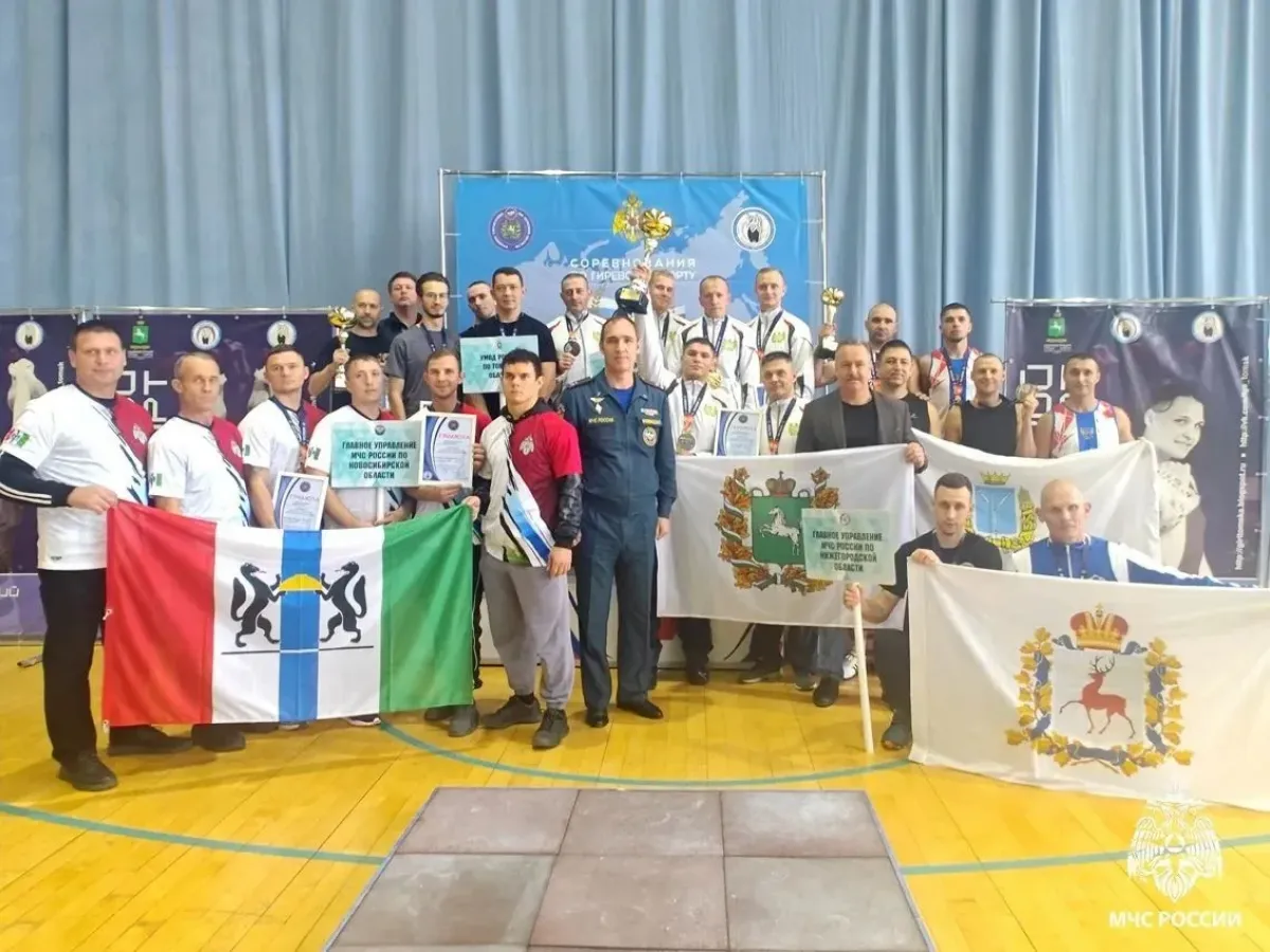 Сборная МЧС Саратовской области стала третьей на чемпионате по гиревому спорту
