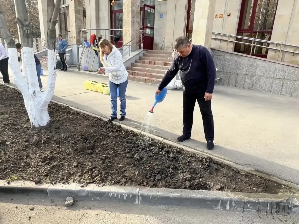 Минтруда и соцзащиты области присоединилось ко второму общеобластному субботнику