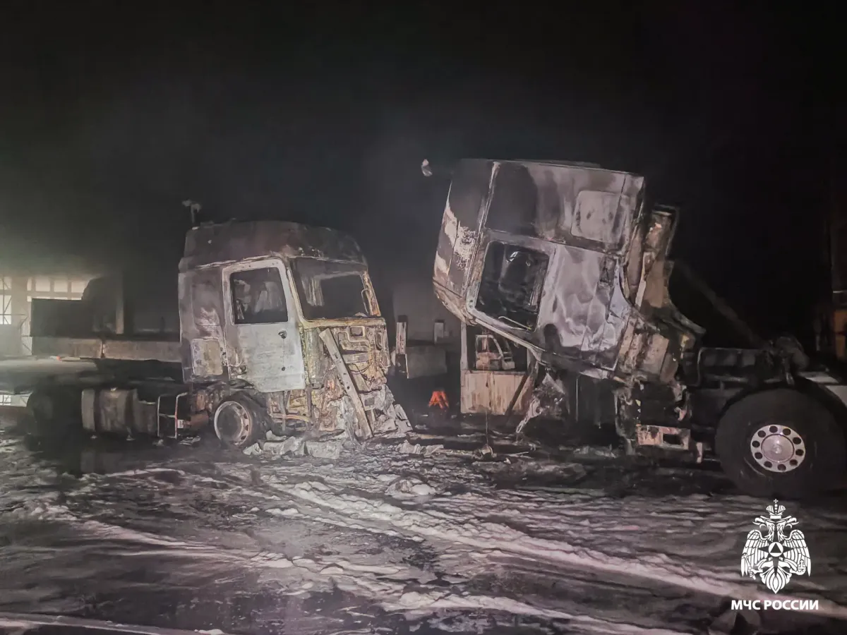 В Смоленске ликвидировали пожар в ремонтной мастерской на улице Соболева
