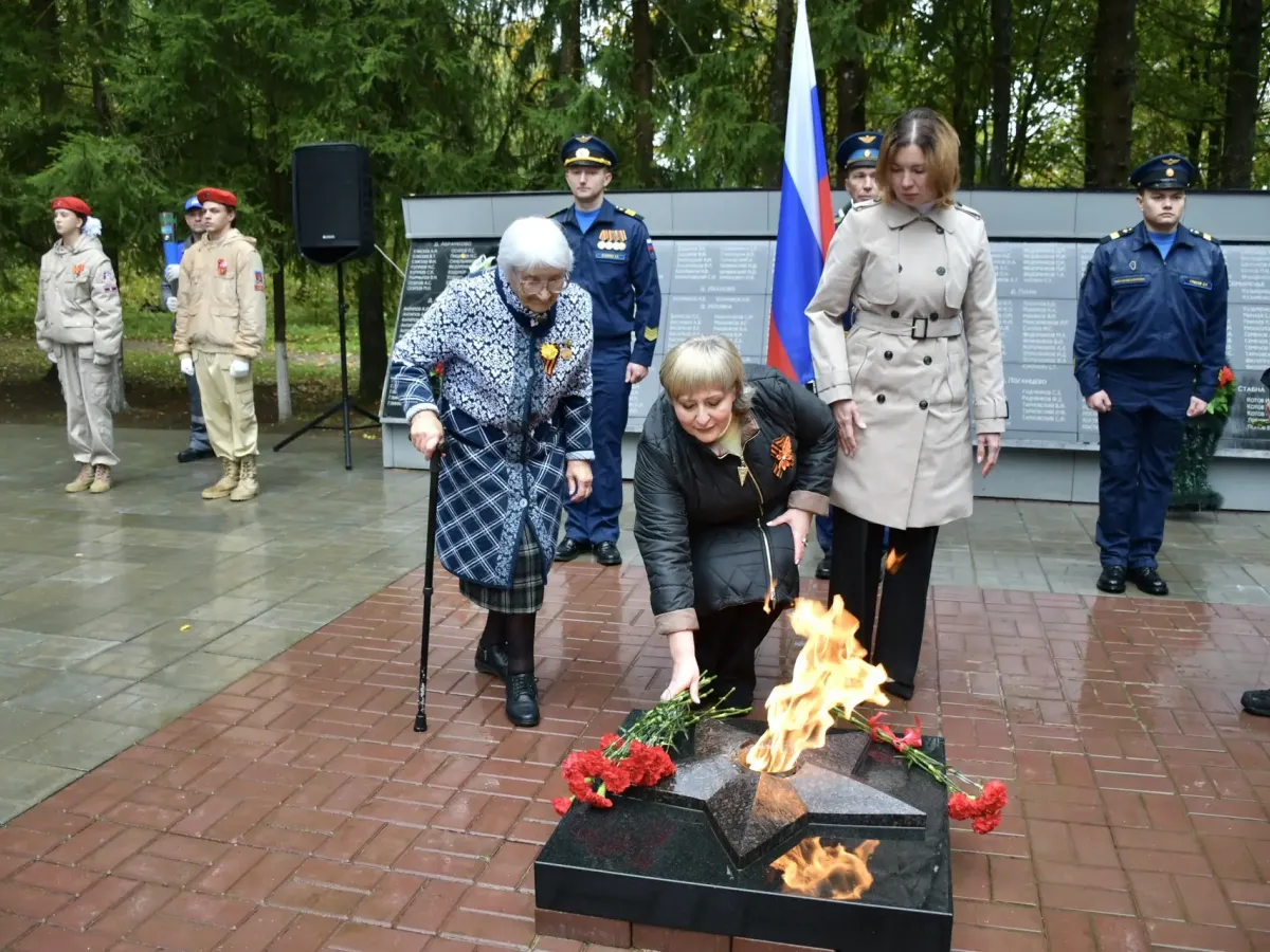 В Жукове зажгли Вечный огонь на мемориале «Памяти павших односельчан»