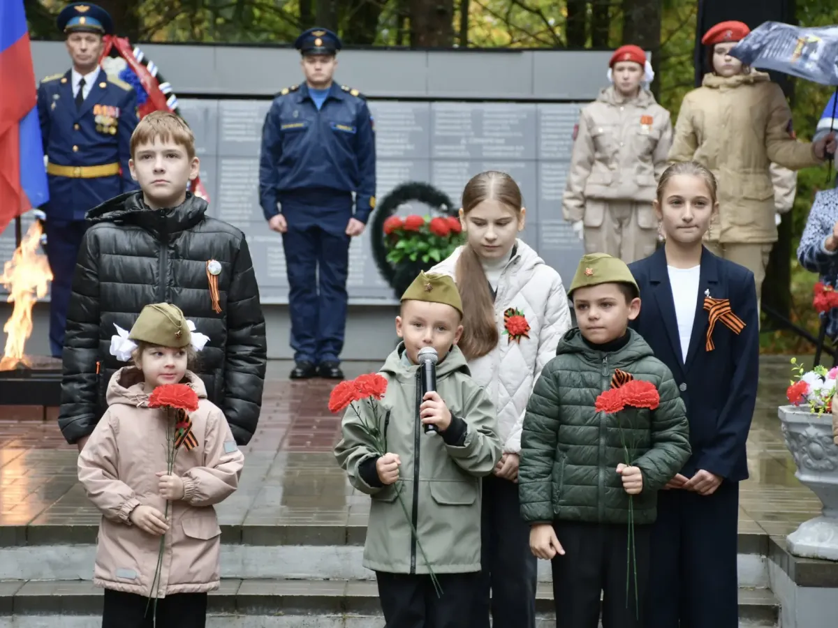В Жукове зажгли Вечный огонь на мемориале «Памяти павших односельчан»