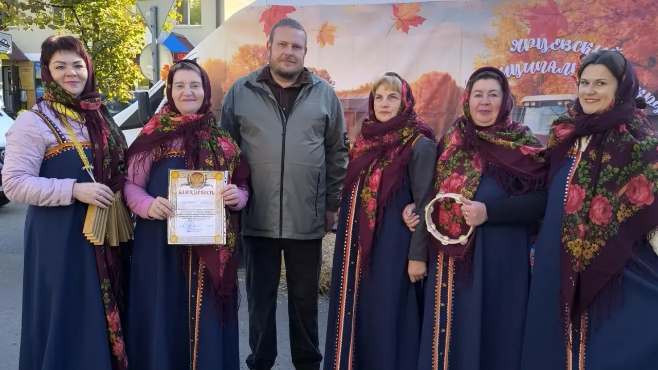 В Смоленске прошли осенние сельхозярмарки на трёх площадках — Смоленск Сейчас