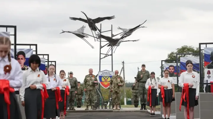 В селе Вревском открыли Аллею памяти земляков-участников СВО — Ставрополь Сейчас