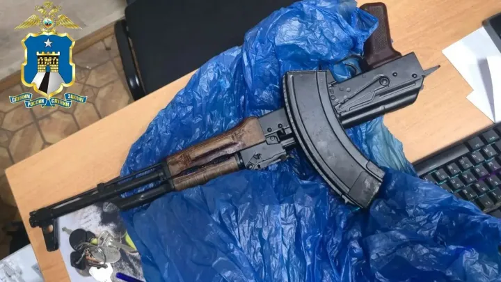 В Предгорном округе изъяли автомат Калашникова, патроны и более 1,7 кг марихуаны — Ставрополь Сейчас