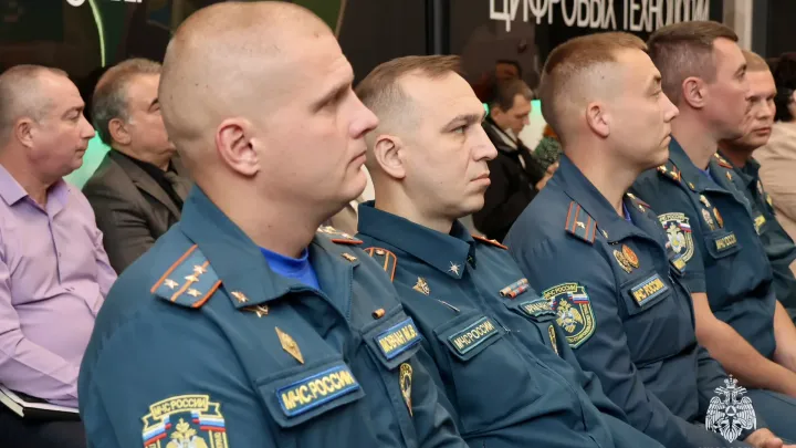 Сотрудников МЧС Ставрополья наградили за ликвидацию крупного возгорания — Ставрополь Сейчас