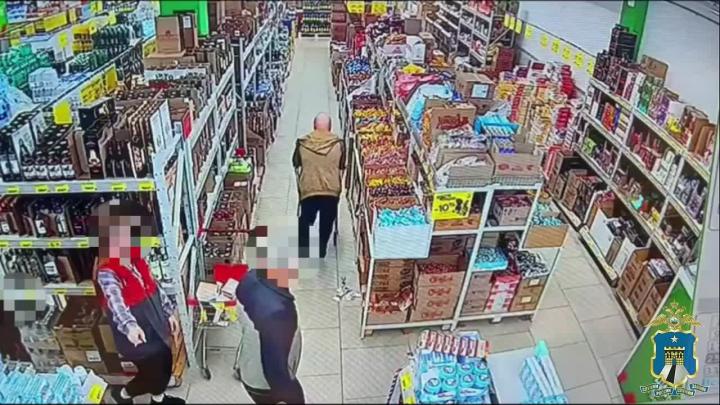 В Шпаковском округе возбудили дело после присвоения найденных в магазине денег — Ставрополь Сейчас
