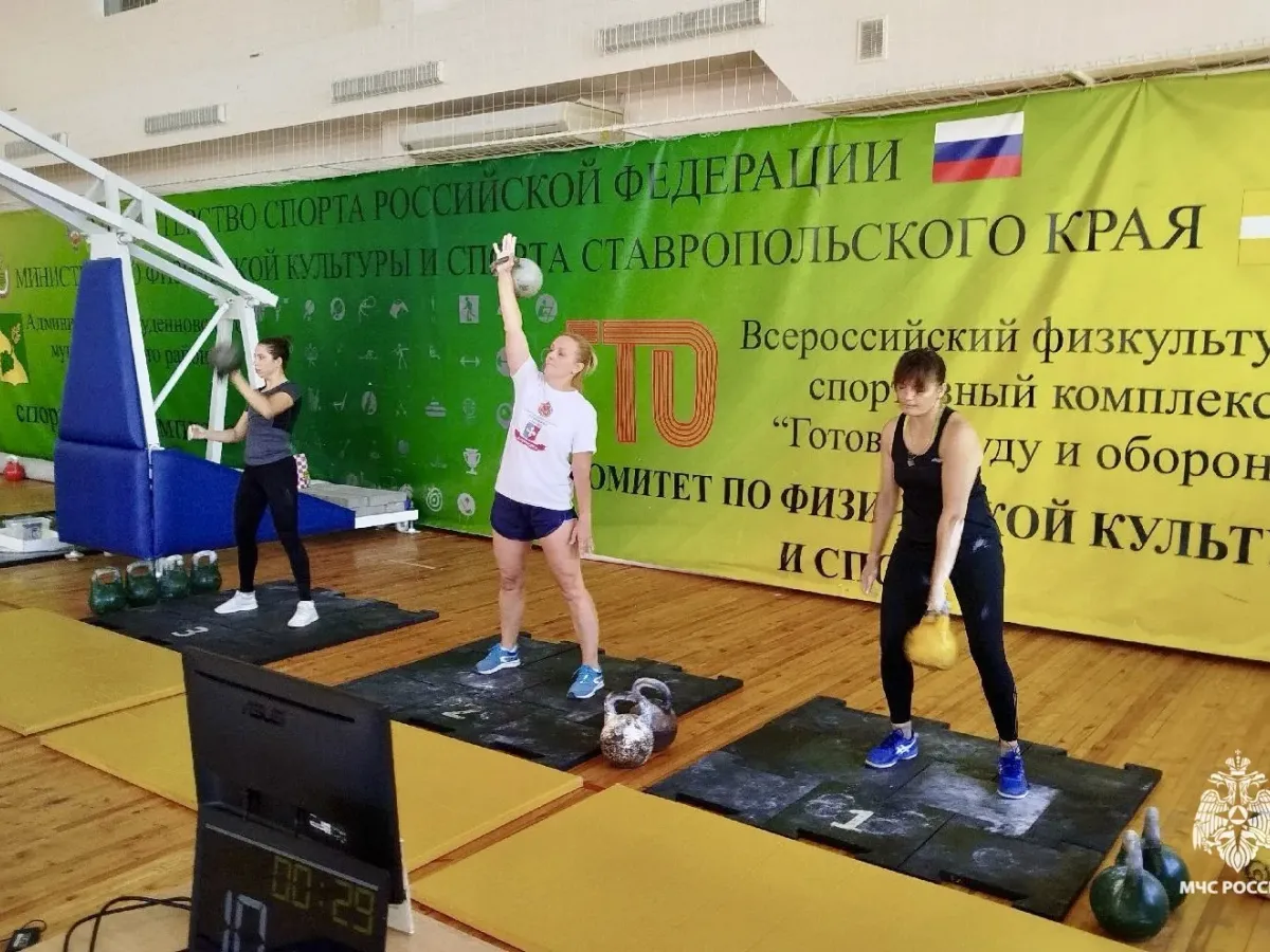 Пожарные Ставрополья заняли призовые места на турнире по гиревому спорту в Буденновске